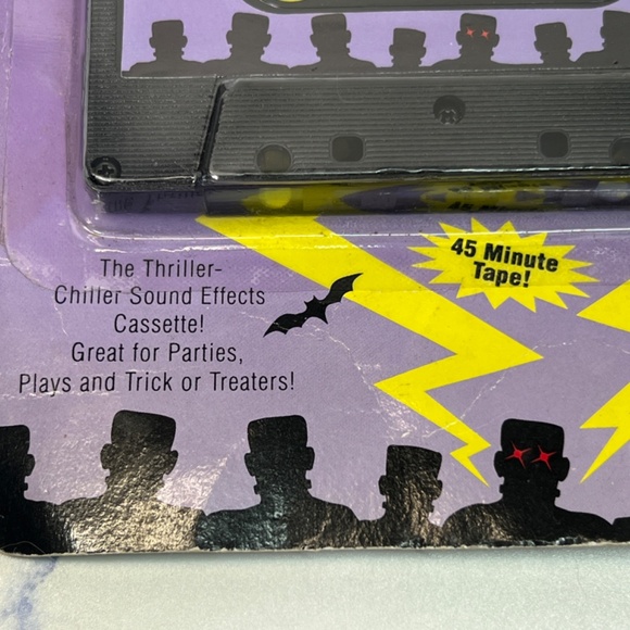 NEW Halloween Sound Effects Thriller & Chiller Cassette Tape 90's Y2K Classic - Picture 2 of 5